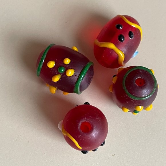 Beads and Stars, red & gray beads with beautiful patterns and small silver stars - Picture 2 of 8